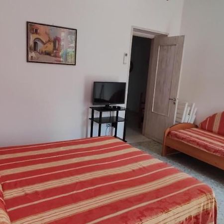 Chiaia Apartments Понца Экстерьер фото