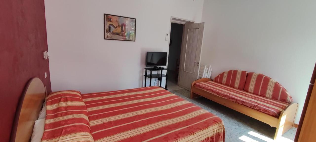 Chiaia Apartments Понца Экстерьер фото
