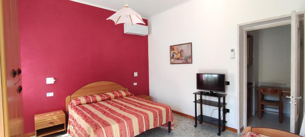 Chiaia Apartments Понца Экстерьер фото