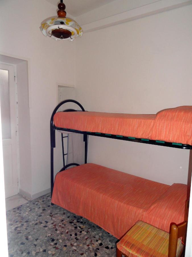 Chiaia Apartments Понца Экстерьер фото